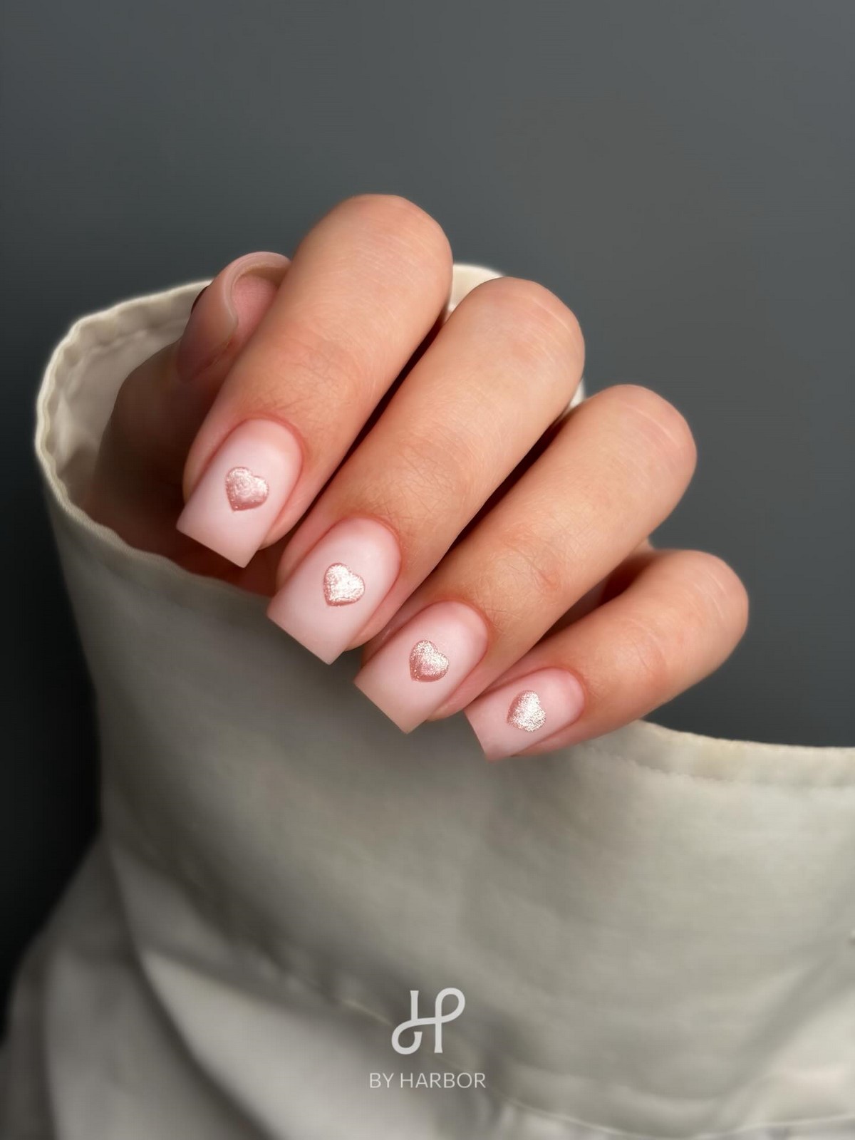 Матовий манікюр весни 2026 — ідеї, що зводять з розуму