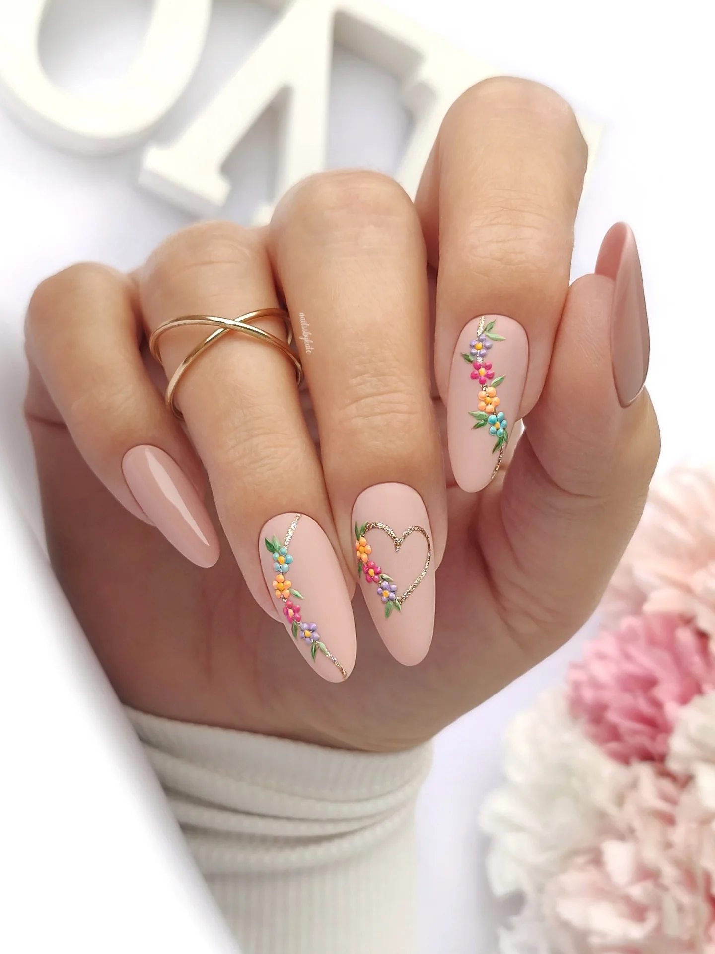 Матовий манікюр весни 2026 — ідеї, що зводять з розуму