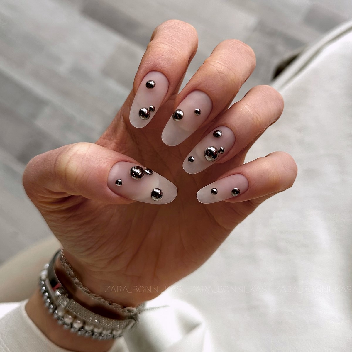 Матовий манікюр весни 2026 — ідеї, що зводять з розуму