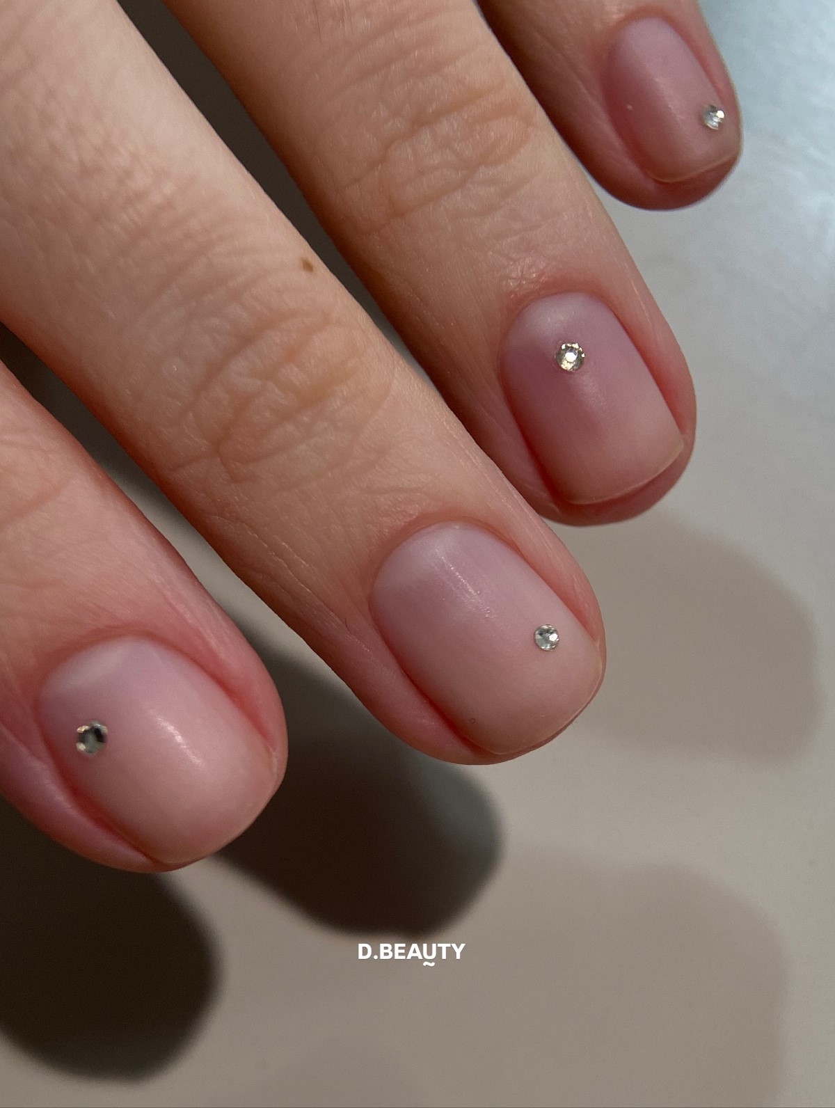 Матовий манікюр весни 2026 — ідеї, що зводять з розуму