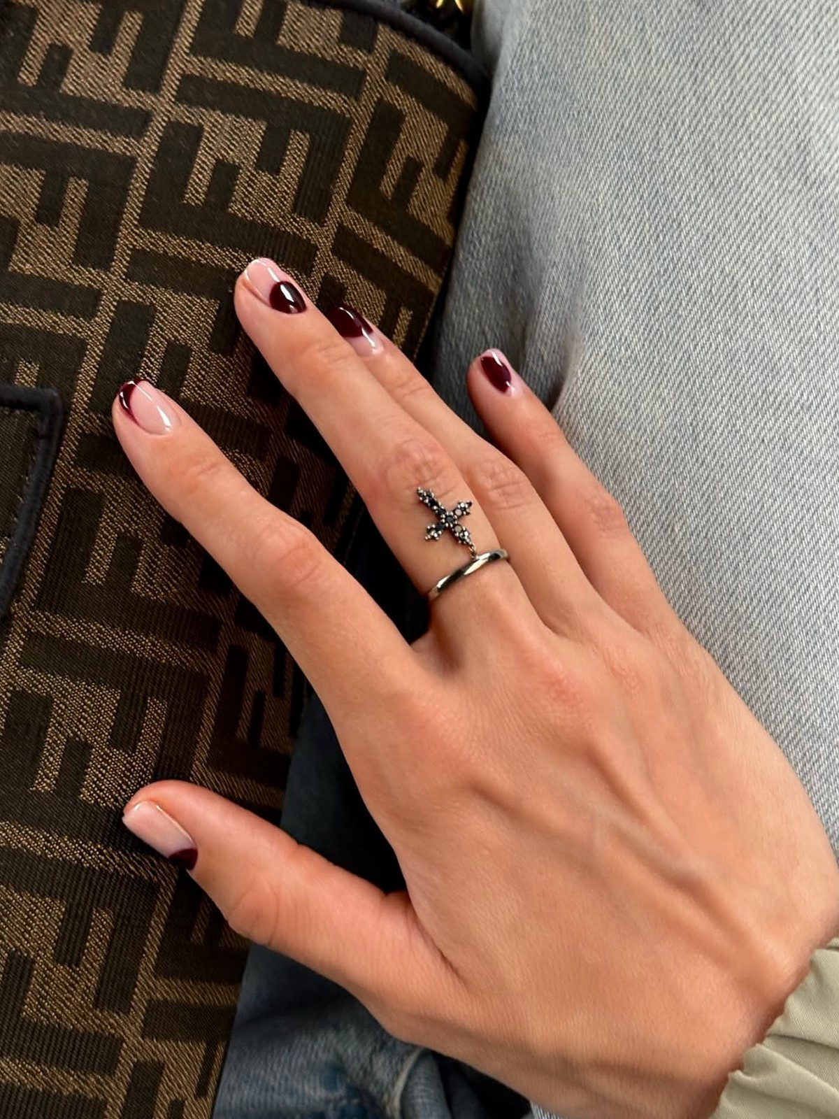 Мінімалістичний манікюр на короткі нігті: стильні ідеї весни 2026