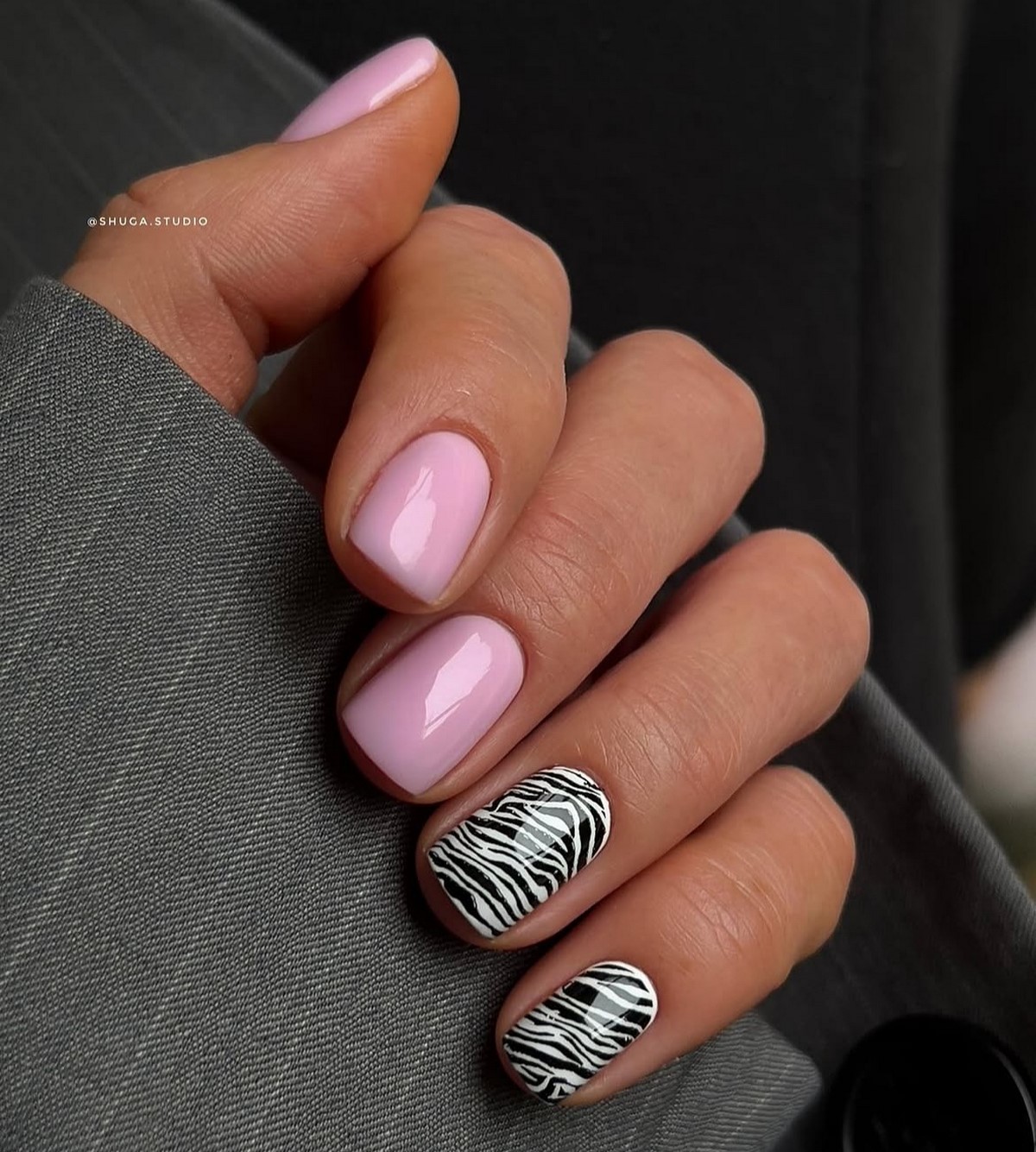 Мінімалістичний манікюр на короткі нігті: стильні ідеї весни 2026