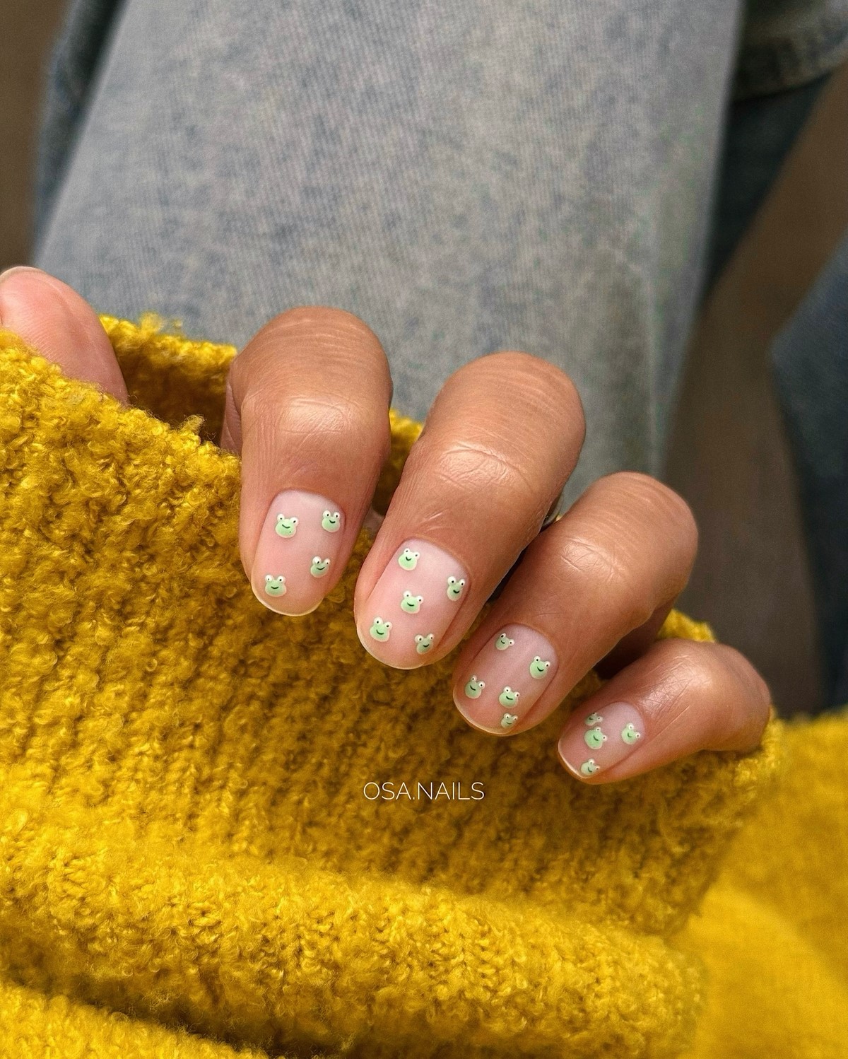 Мінімалістичний манікюр на короткі нігті: стильні ідеї весни 2026