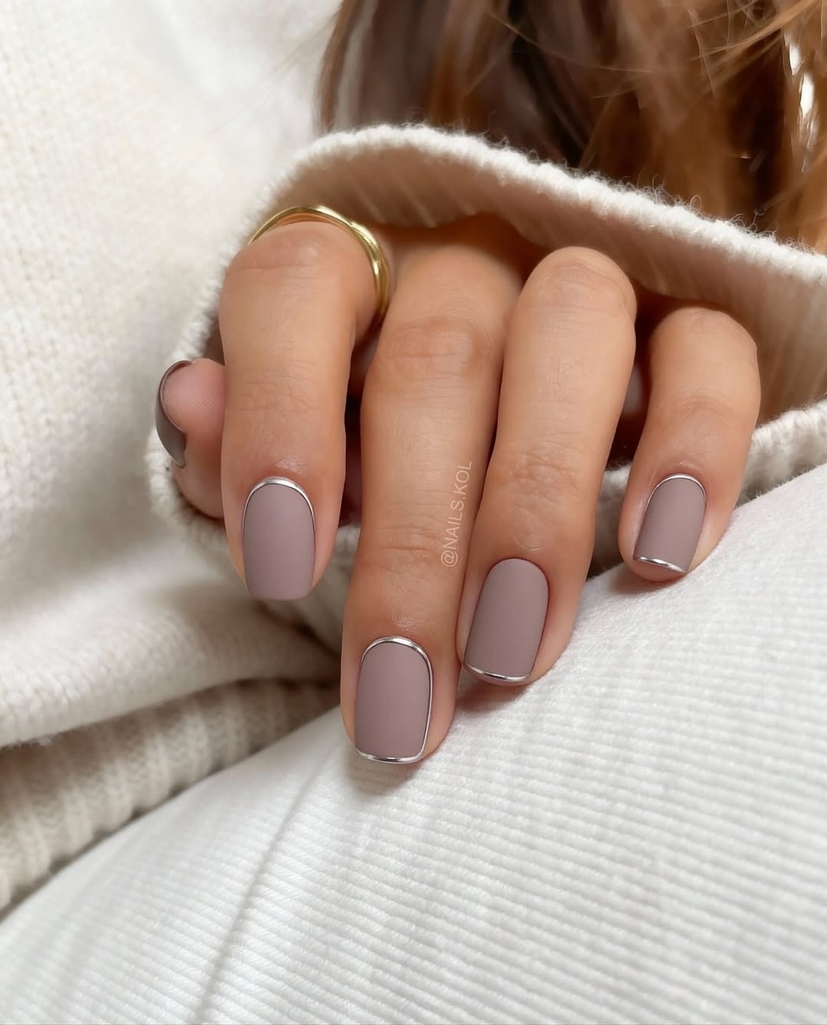 Мінімалістичний манікюр на короткі нігті: стильні ідеї весни 2026