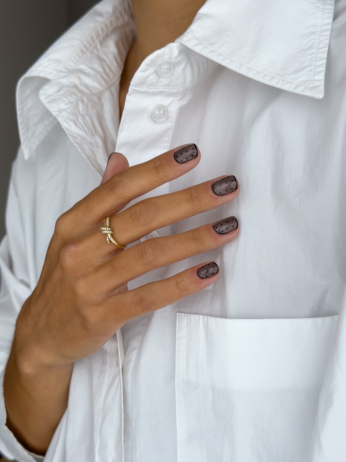 Мінімалістичний манікюр на короткі нігті: стильні ідеї весни 2026