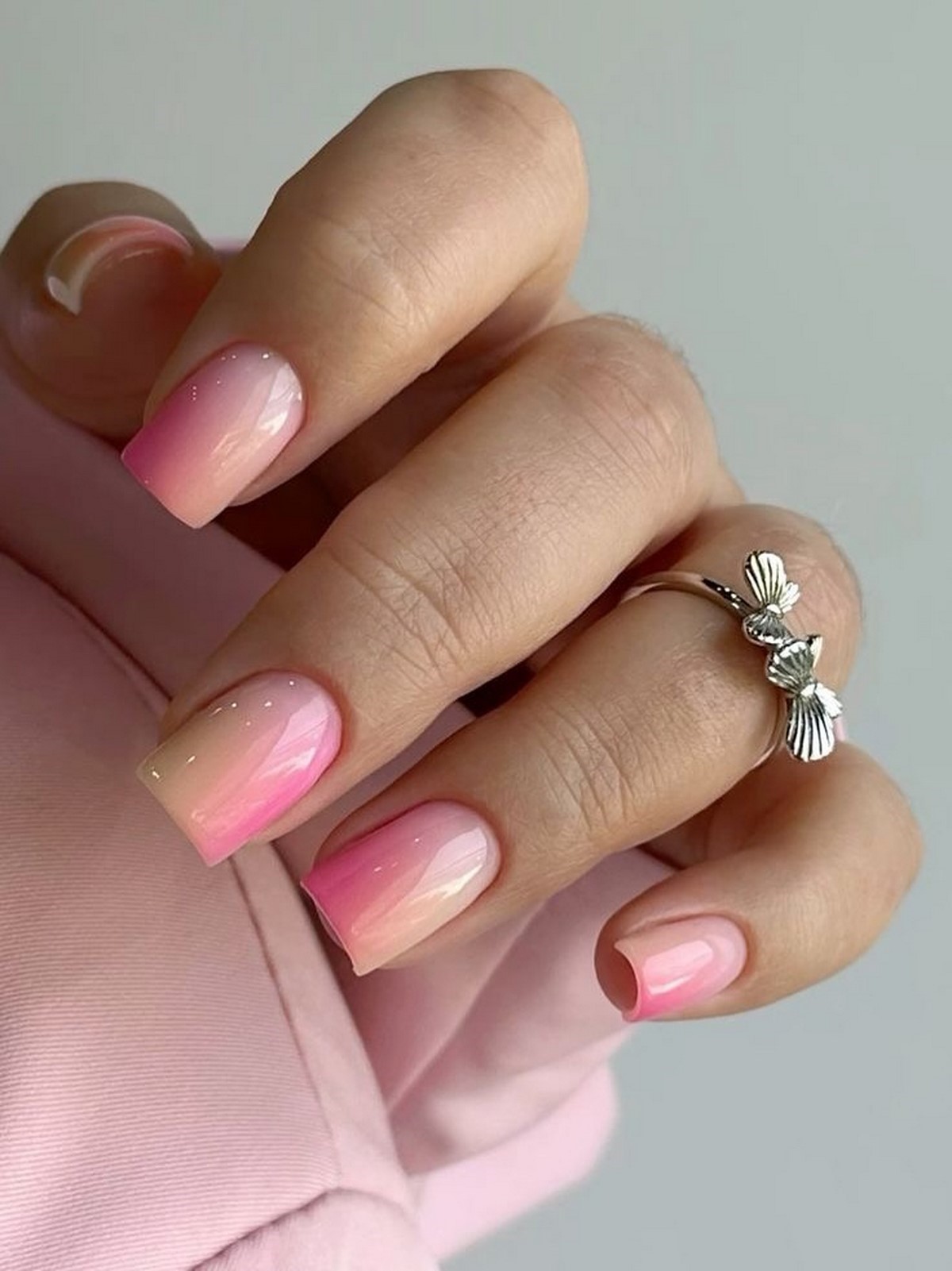 Модні кольори для коротких нігтів весни 2026: головні відтінки