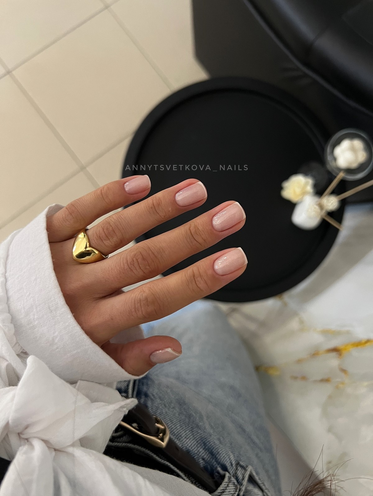 Манікюр на короткі нігті весни 2026: стильні новинки