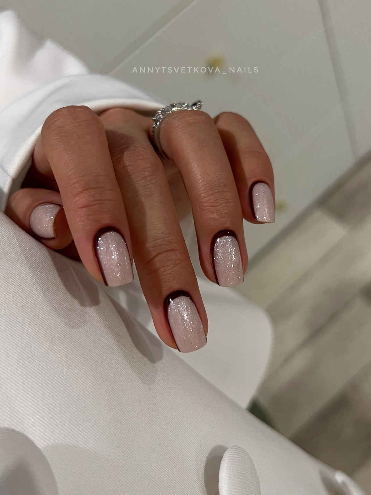 Манікюр на короткі нігті весни 2026: стильні новинки