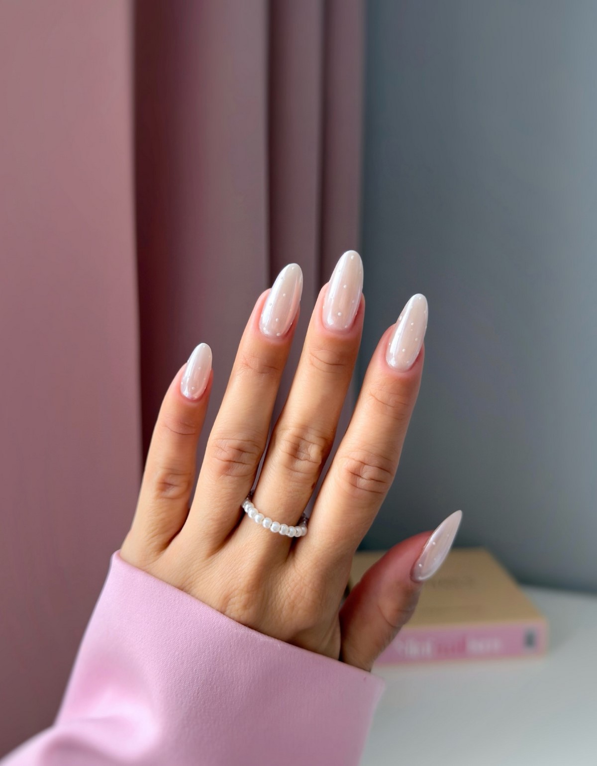 Мигдалеподібний манікюр весни 2026 – фото трендових ідей