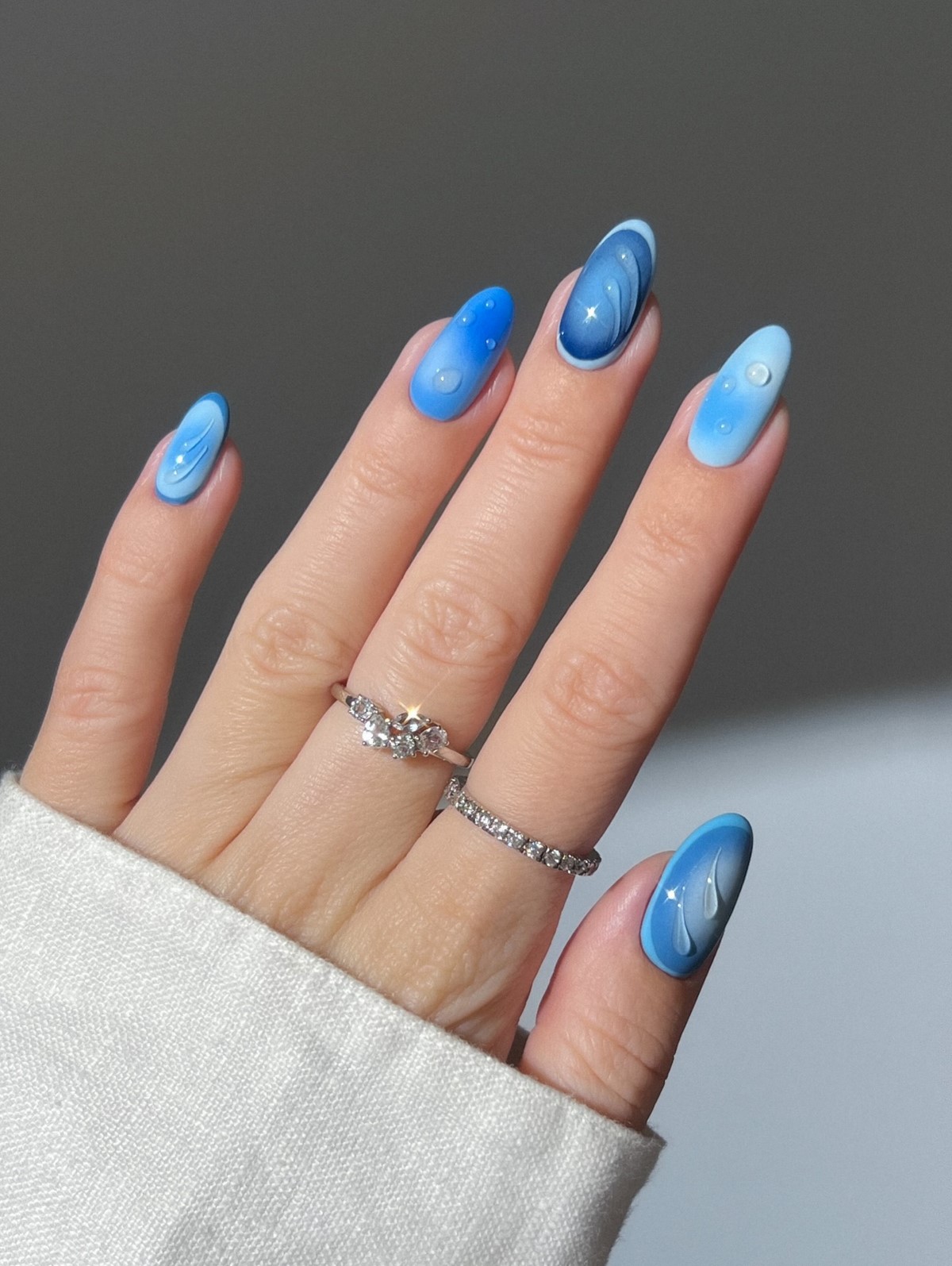 Мигдалеподібний манікюр весни 2026 – фото трендових ідей