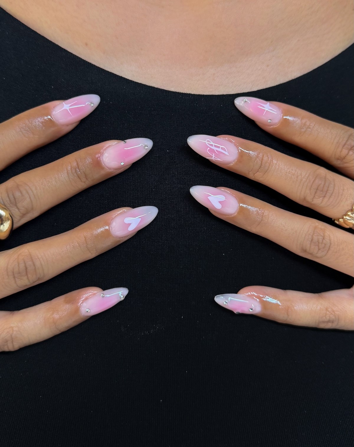 Мигдалеподібний манікюр весни 2026 – фото трендових ідей