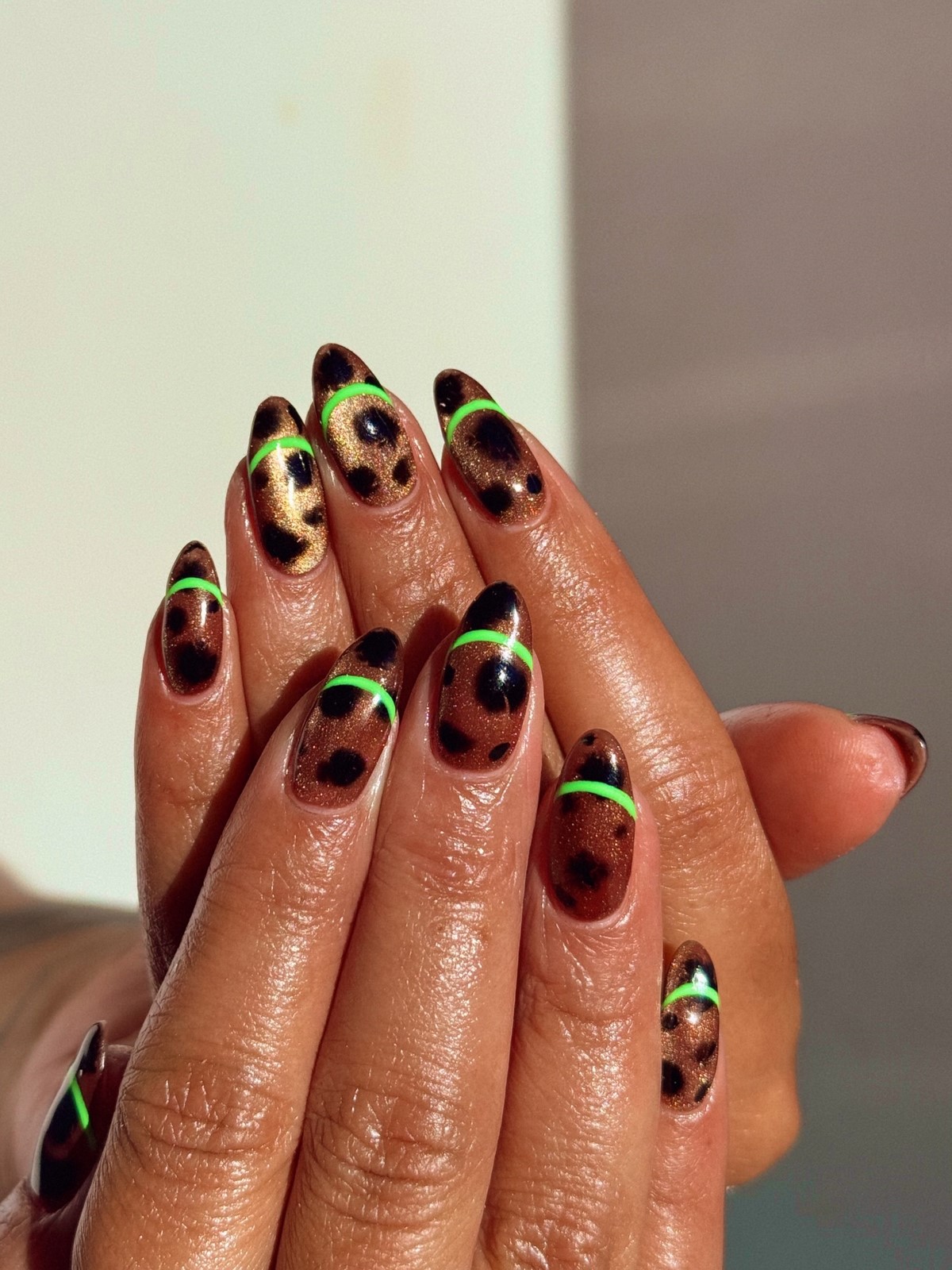 Мигдалеподібний манікюр весни 2026 – фото трендових ідей