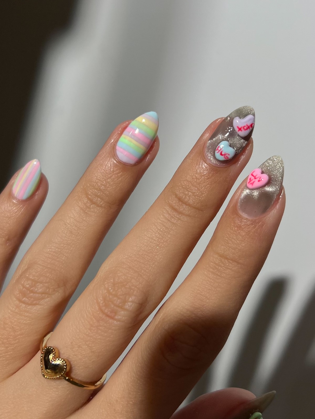 Мигдалеподібний манікюр весни 2026 – фото трендових ідей