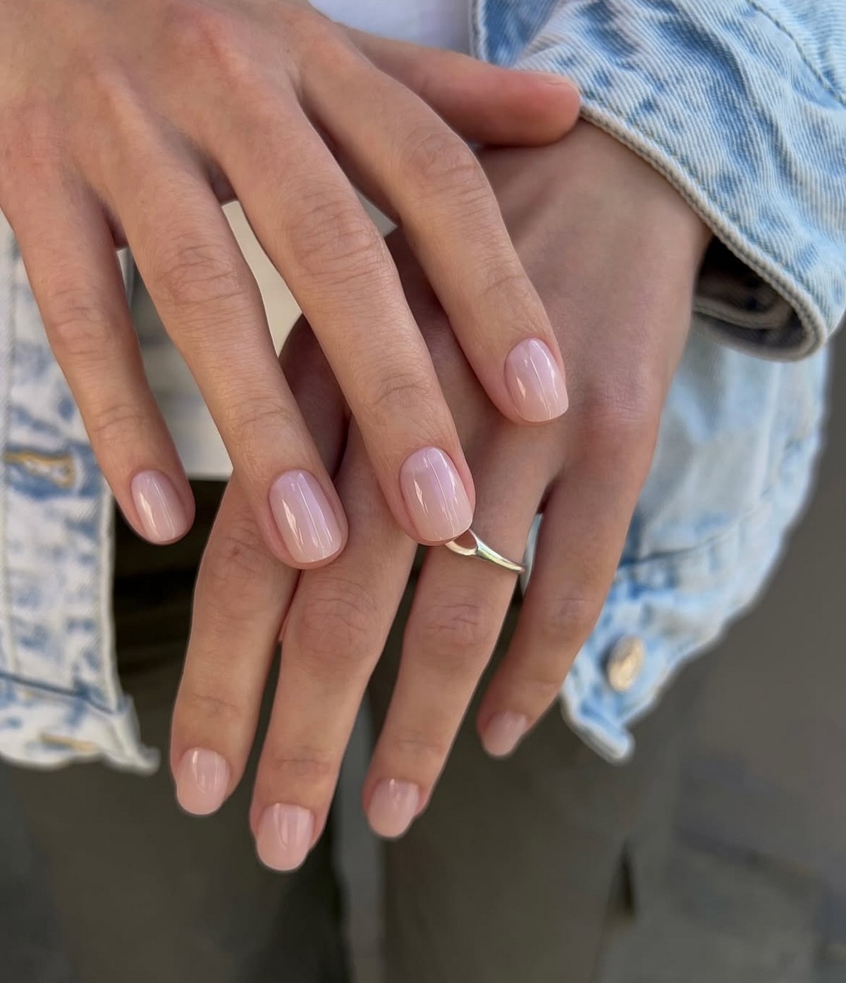 Мильний манікюр весни 2026: тренд ідеально чистих нігтів