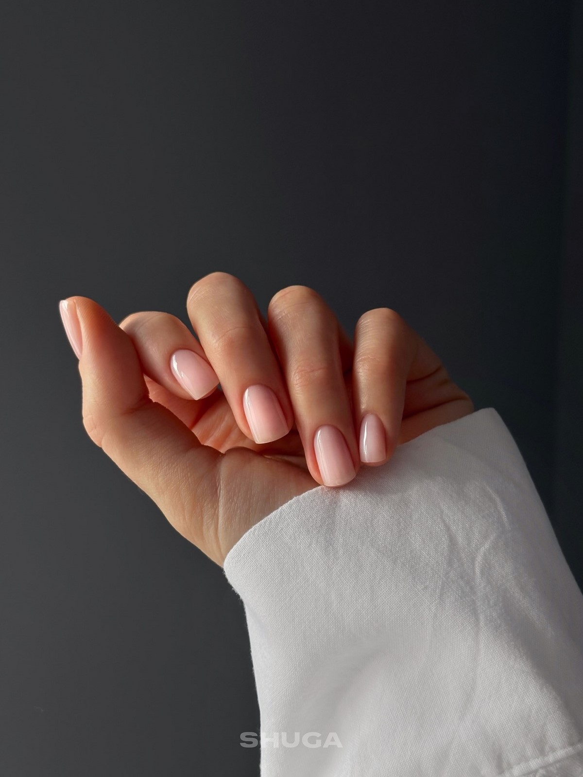Мильний манікюр весни 2026: тренд ідеально чистих нігтів