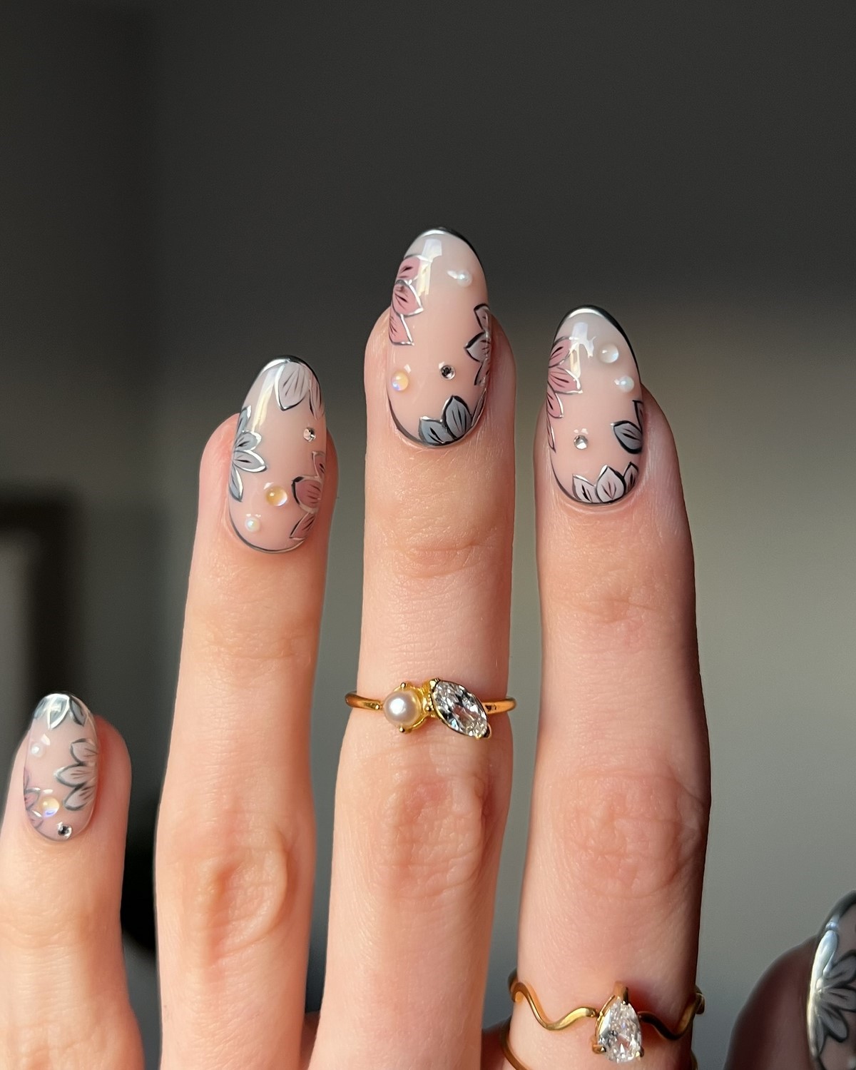 Манікюр на квітень 2026: наймодніші ідеї сезону