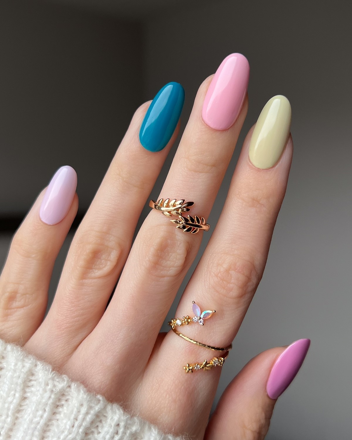 Манікюр на квітень 2026: наймодніші ідеї сезону