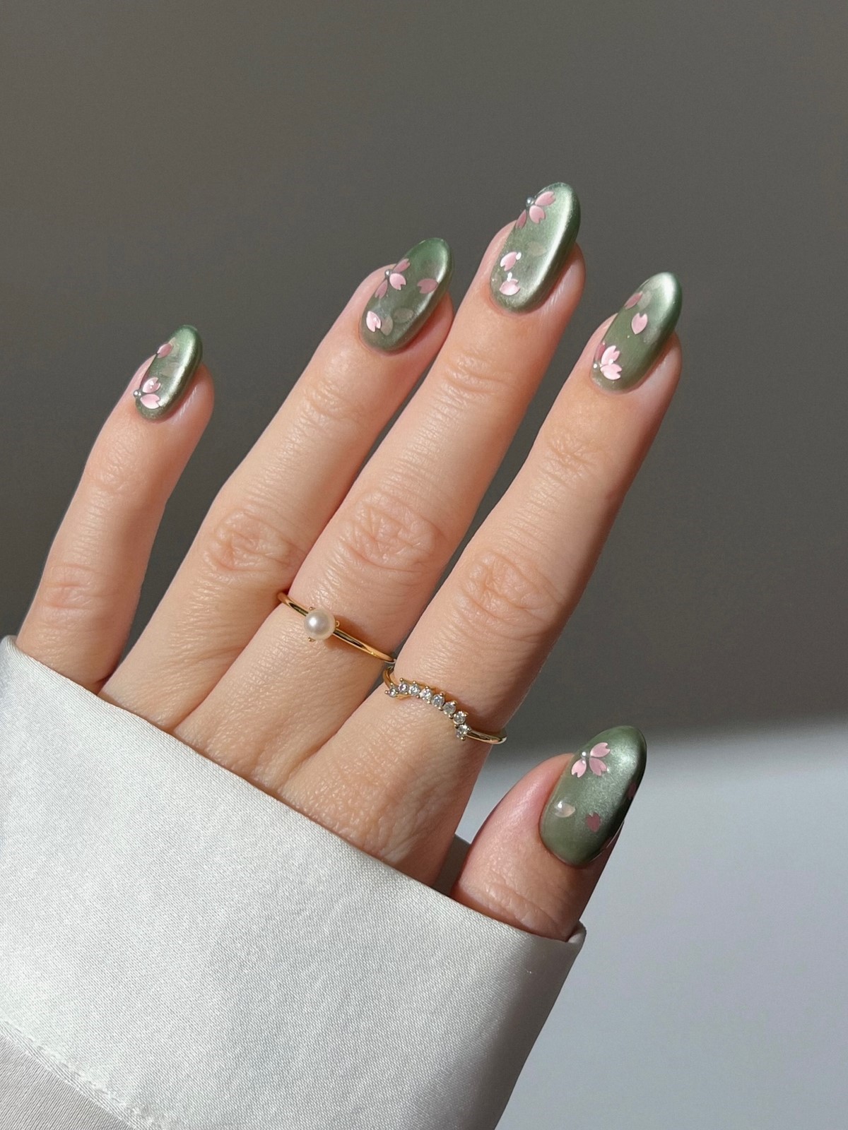 Манікюр на квітень 2026: наймодніші ідеї сезону