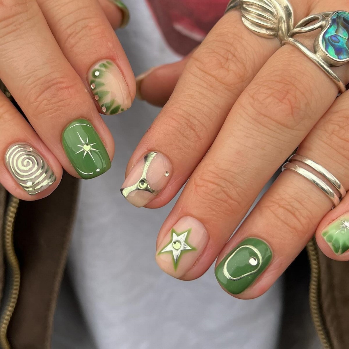 Манікюр на квітень 2026: наймодніші ідеї сезону