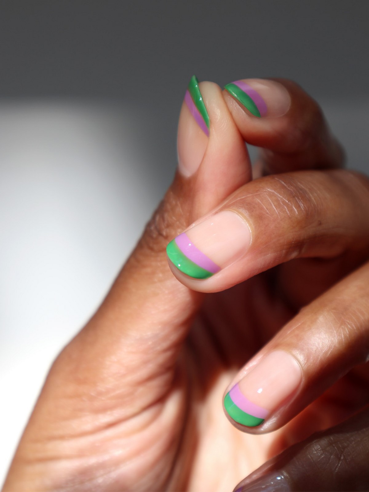 Найкрасивіші короткі нігті квітня 2026: тренди, що підкорюють