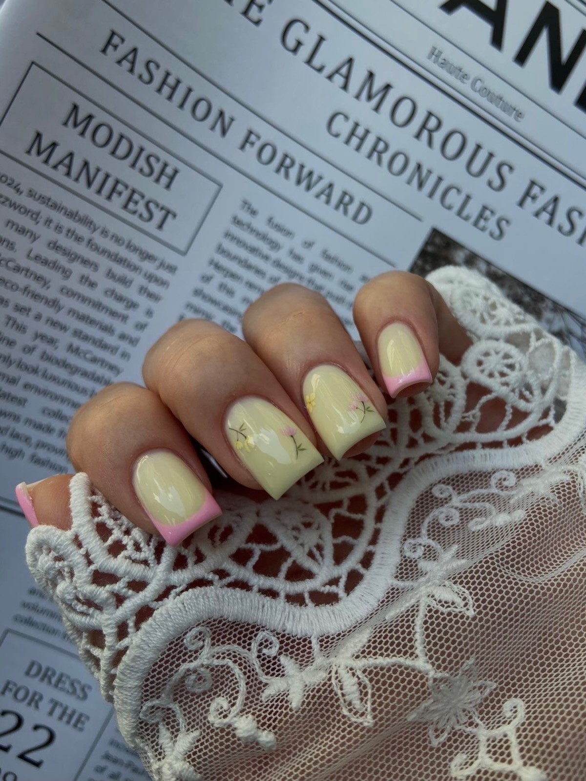 Найкрасивіші короткі нігті квітня 2026: тренди, що підкорюють