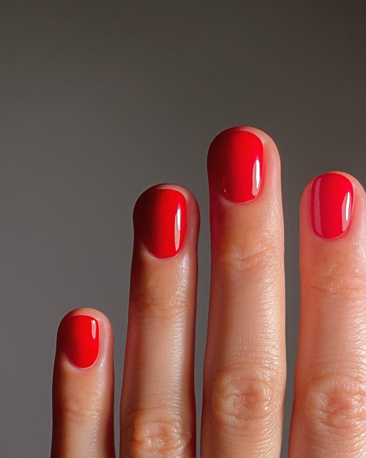 Найкрасивіші короткі нігті квітня 2026: тренди, що підкорюють