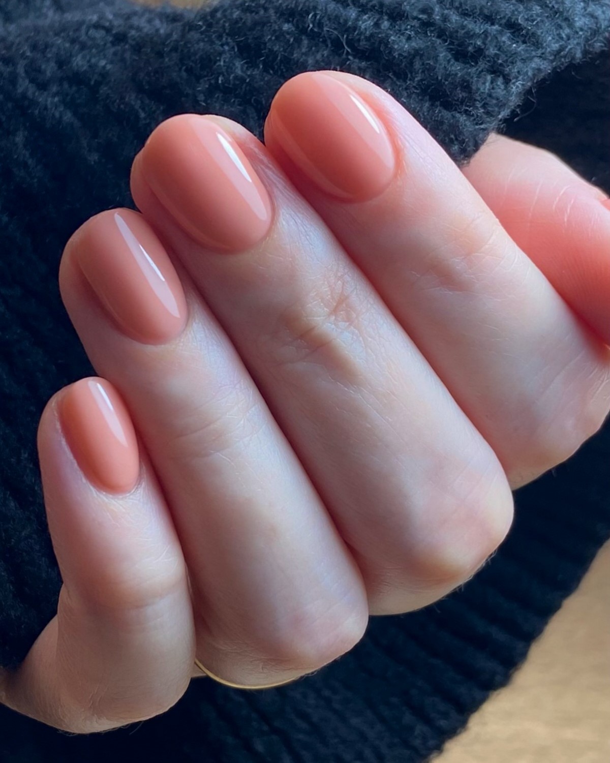 Найкрасивіші короткі нігті квітня 2026: тренди, що підкорюють