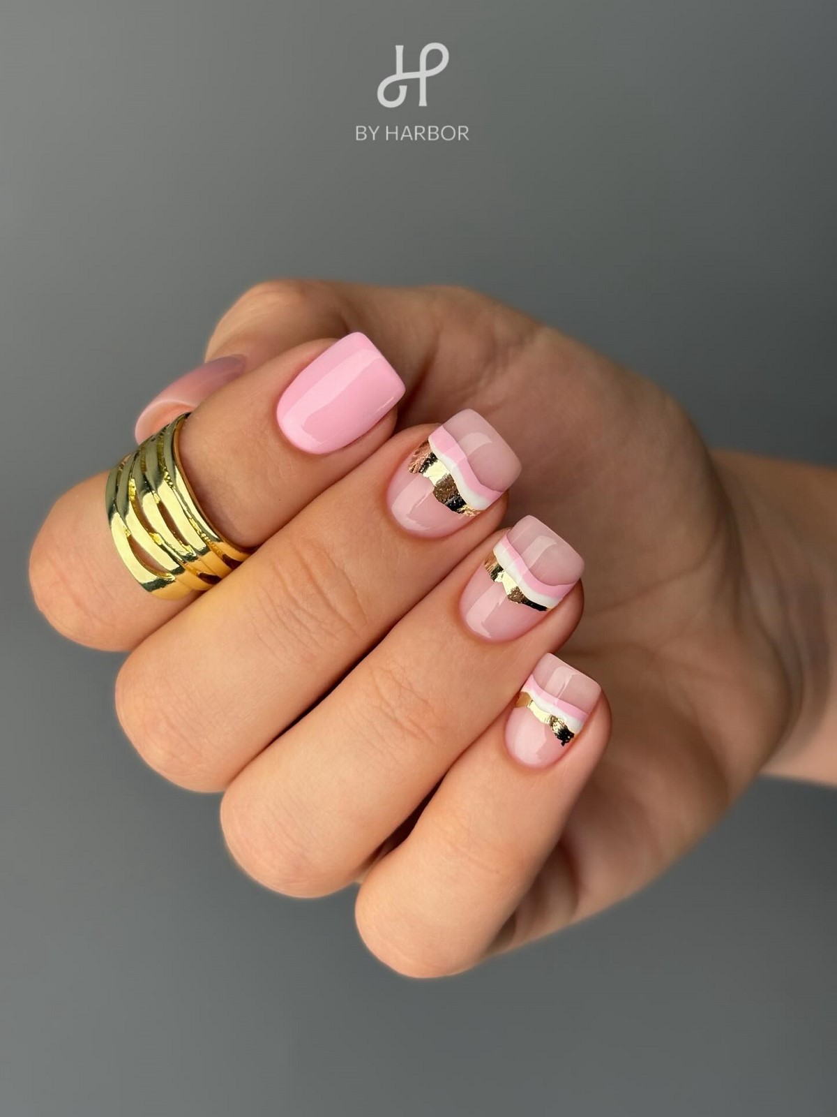 Найкрасивіші короткі нігті квітня 2026: тренди, що підкорюють