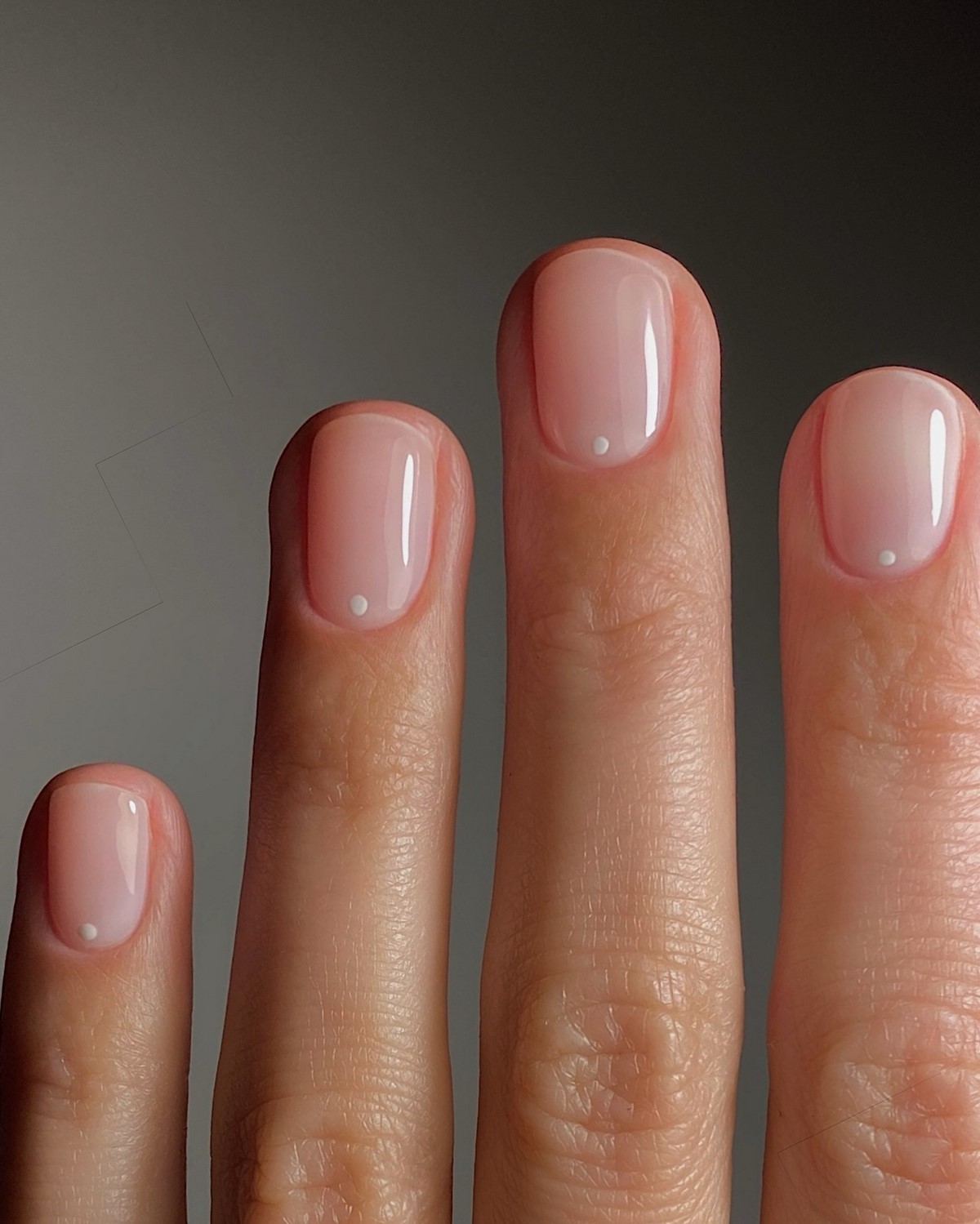 Ніжний манікюр на короткі нігті весни 2026 – трендові ідеї