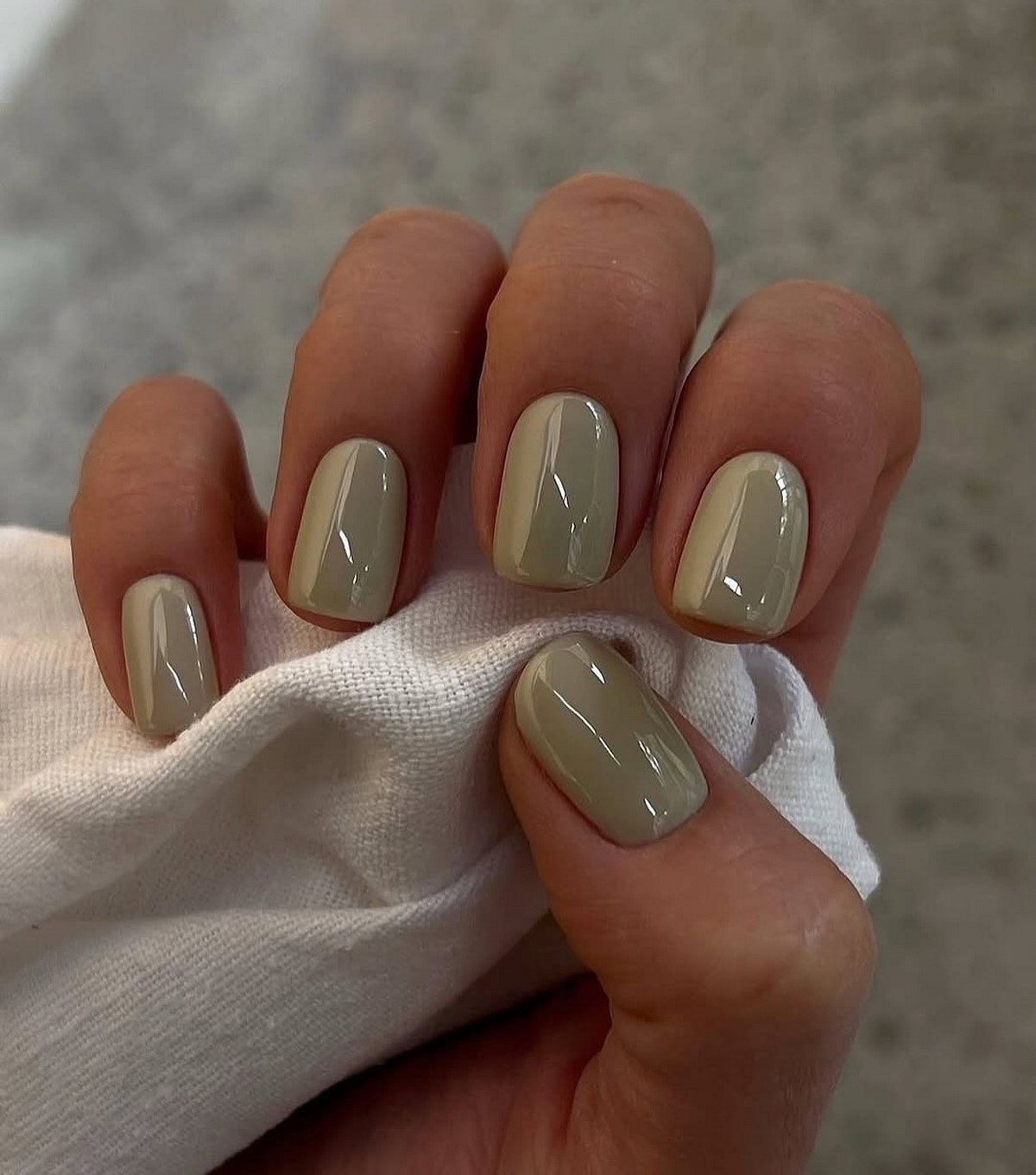 Ніжний манікюр на короткі нігті весни 2026 – трендові ідеї