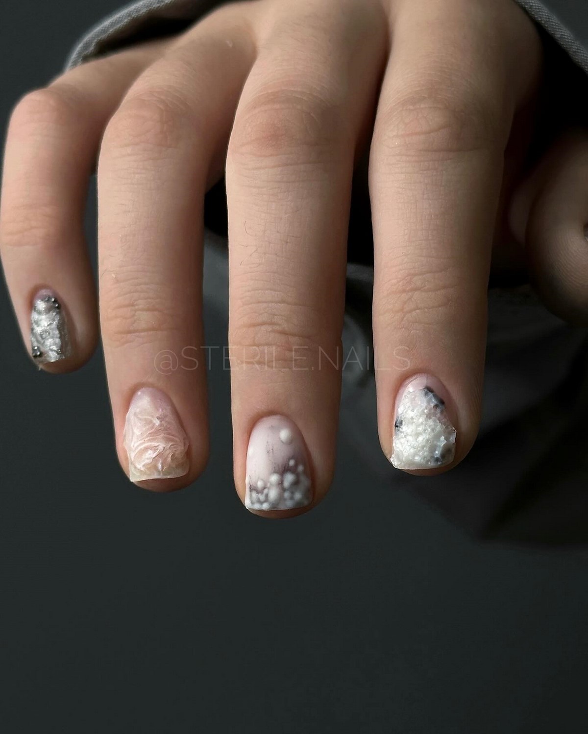 Ніжний манікюр на короткі нігті весни 2026 – трендові ідеї