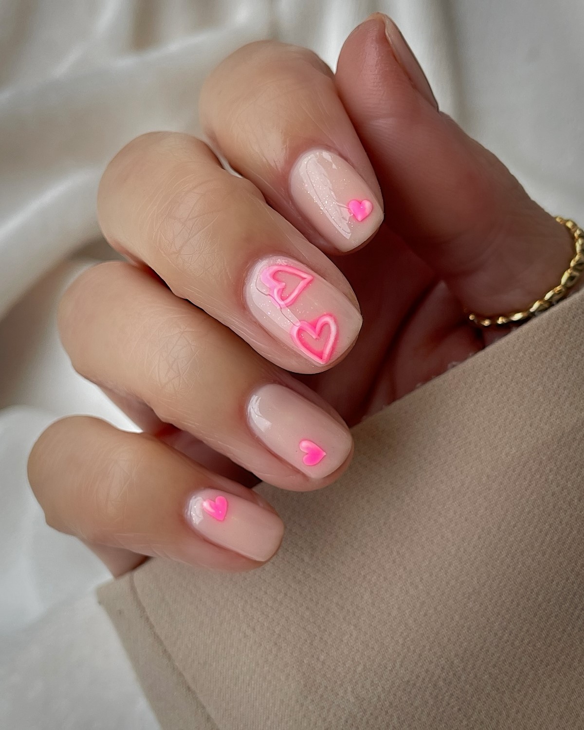 Манікюр весни 2026: ніжність у кожній деталі