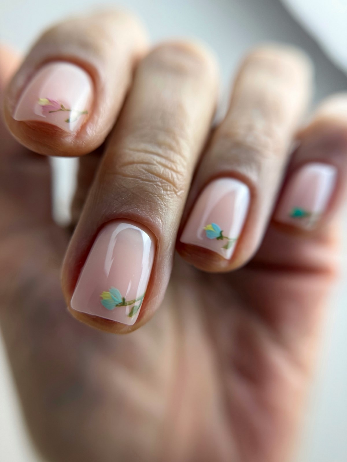 Манікюр весни 2026: ніжність у кожній деталі