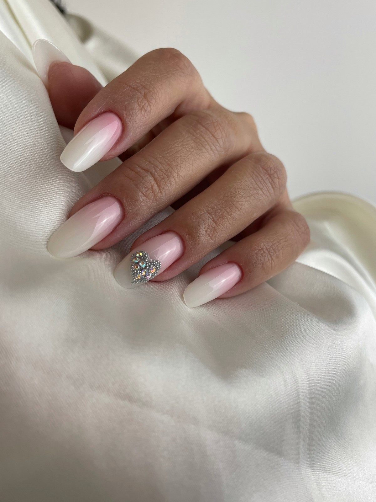 Градієнтний манікюр весни 2026 — топ ніжних ідей омбре