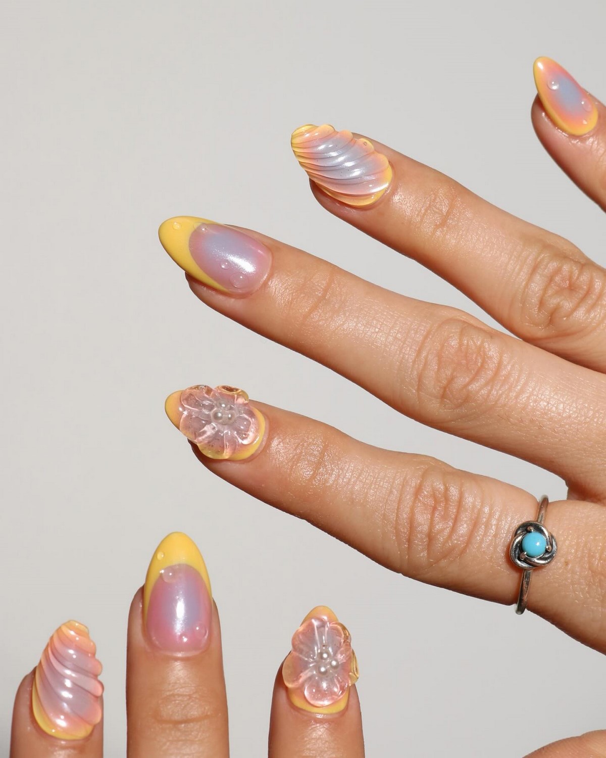 Градієнтний манікюр весни 2026 — топ ніжних ідей омбре