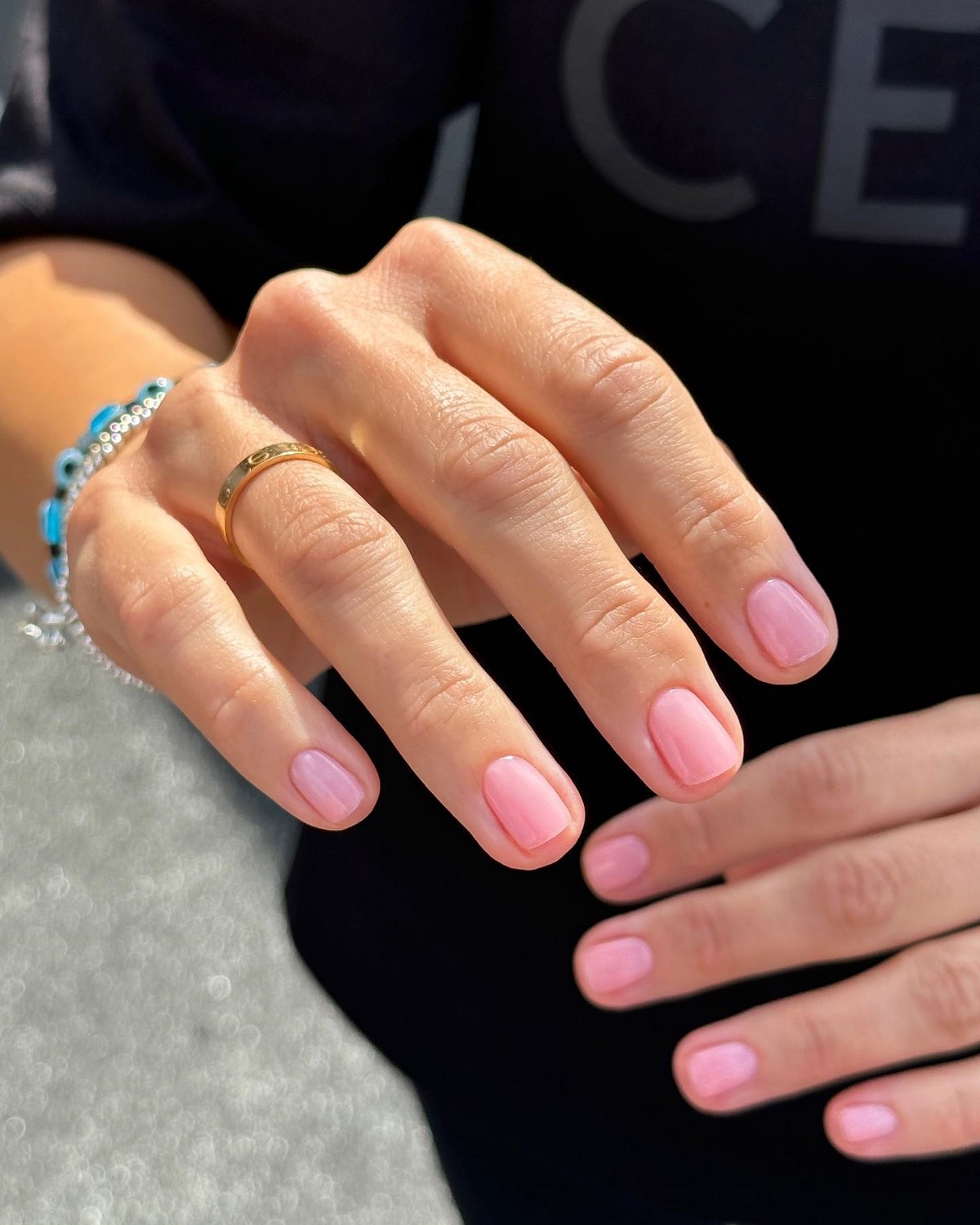 Пастельний манікюр на короткі нігті весни 2026: ніжні ідеї