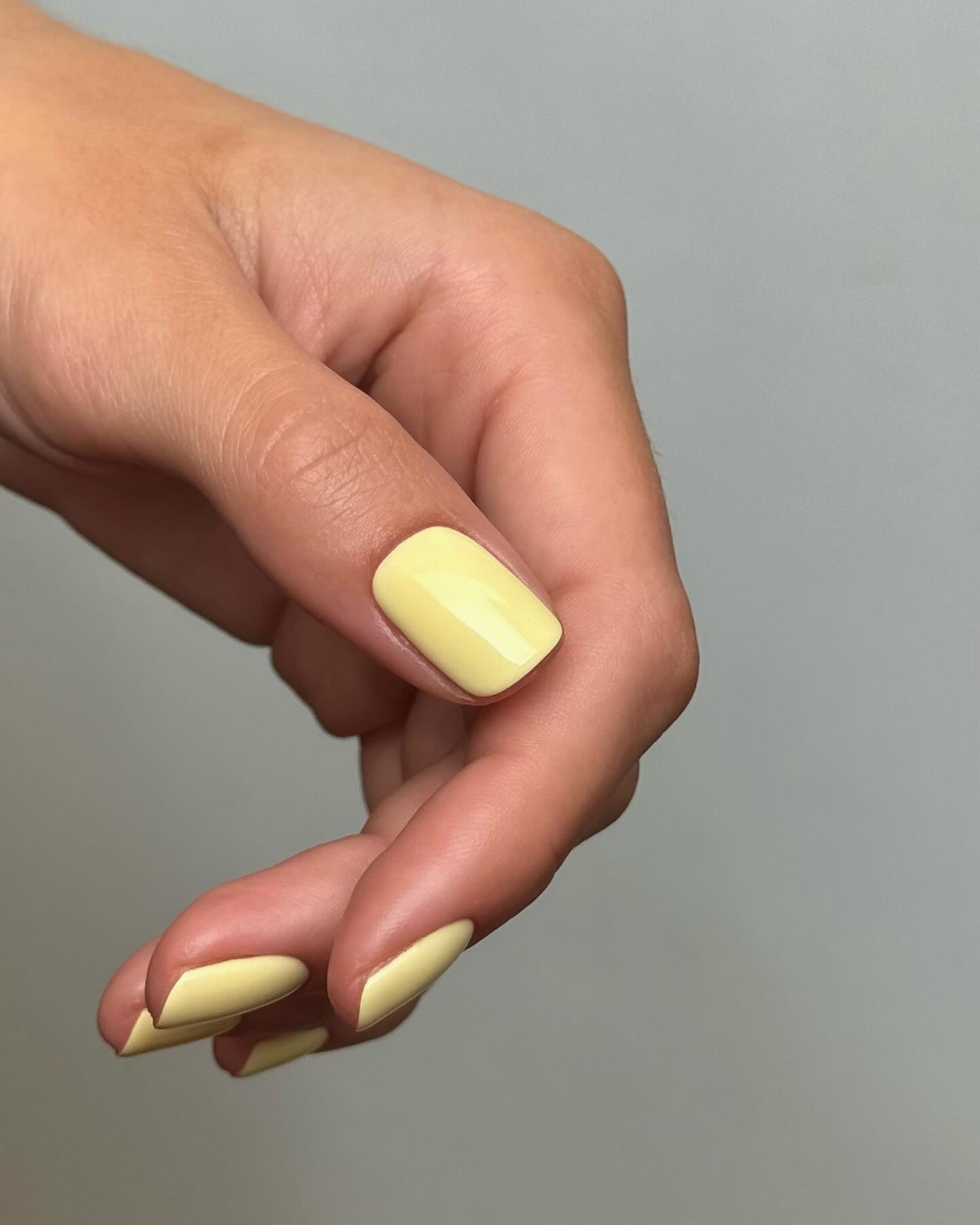 Пастельний манікюр на короткі нігті весни 2026: ніжні ідеї