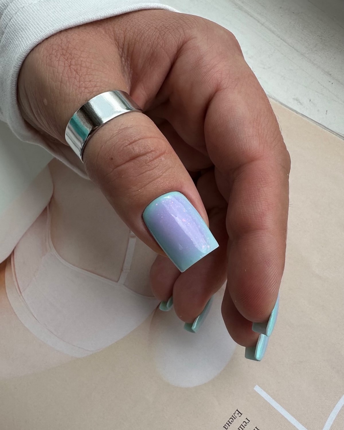 Який манікюр виглядає дорого, а який дешевить руки