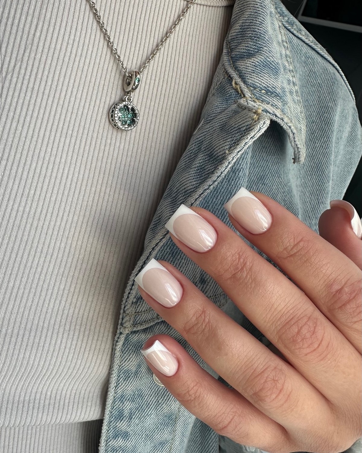 Який манікюр виглядає дорого, а який дешевить руки