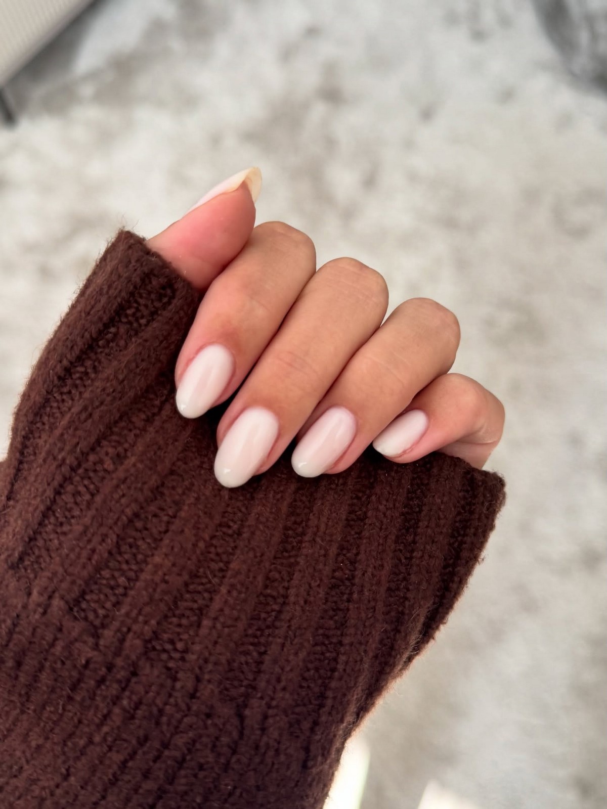 Який манікюр виглядає дорого, а який дешевить руки