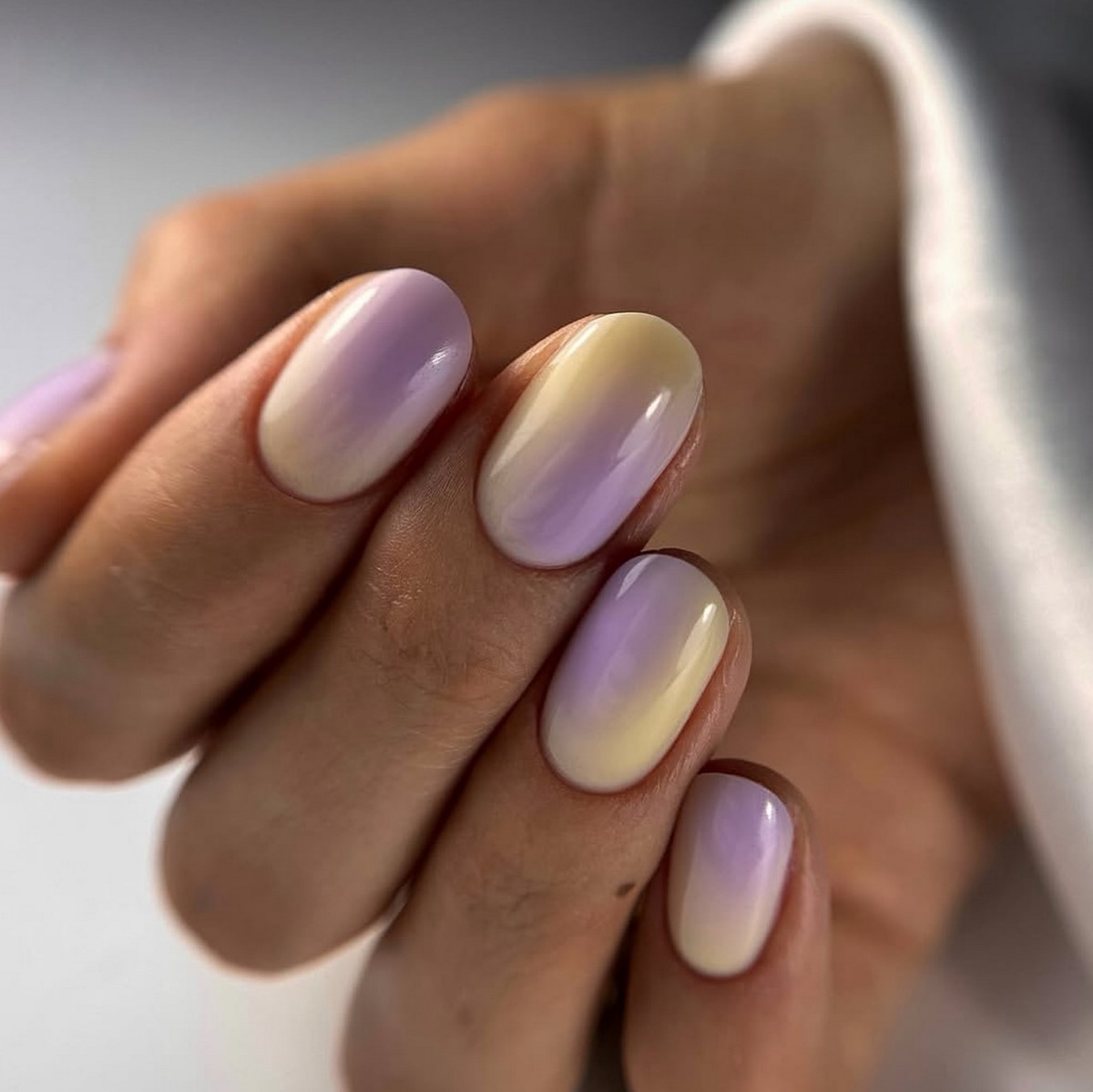 Який манікюр виглядає дорого, а який дешевить руки