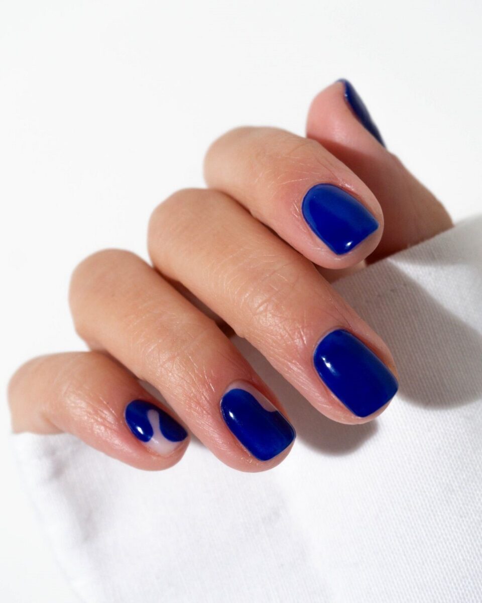 Джинсовий манікюр 2026: синій, який носять із денімом