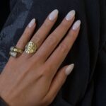 Манікюр квітня: колір, який витісняє беж і виглядає дорожче