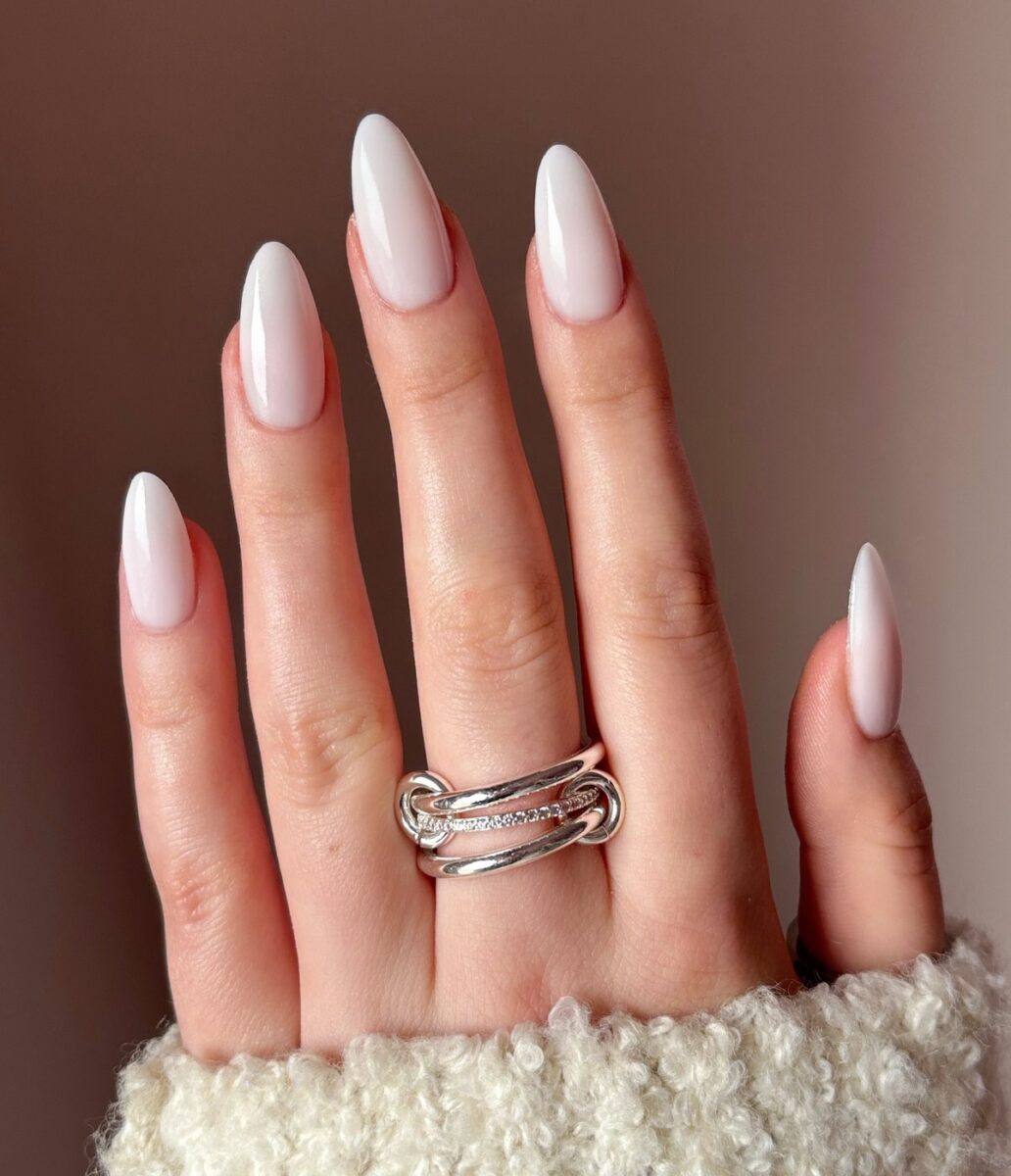 Манікюр, який робить руки молодшими: головний ефект сезону