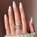 Манікюр, який робить руки молодшими: головний ефект сезону