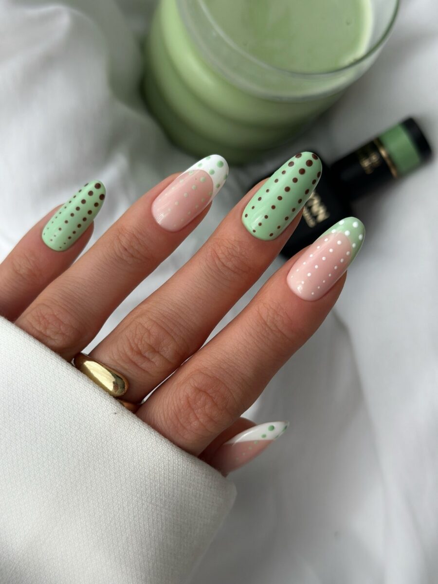 Матча-манікюр 2026: зелений відтінок замість нюду