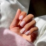 Простий манікюр з акцентом: новий тренд 2026