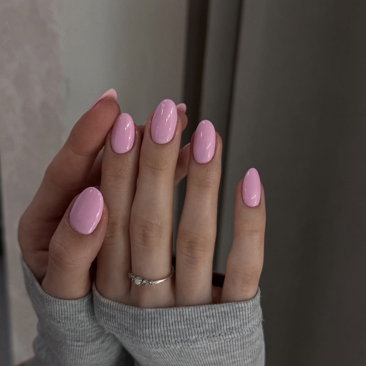 Холодний рожевий манікюр: альтернатива нюду у 2026 році