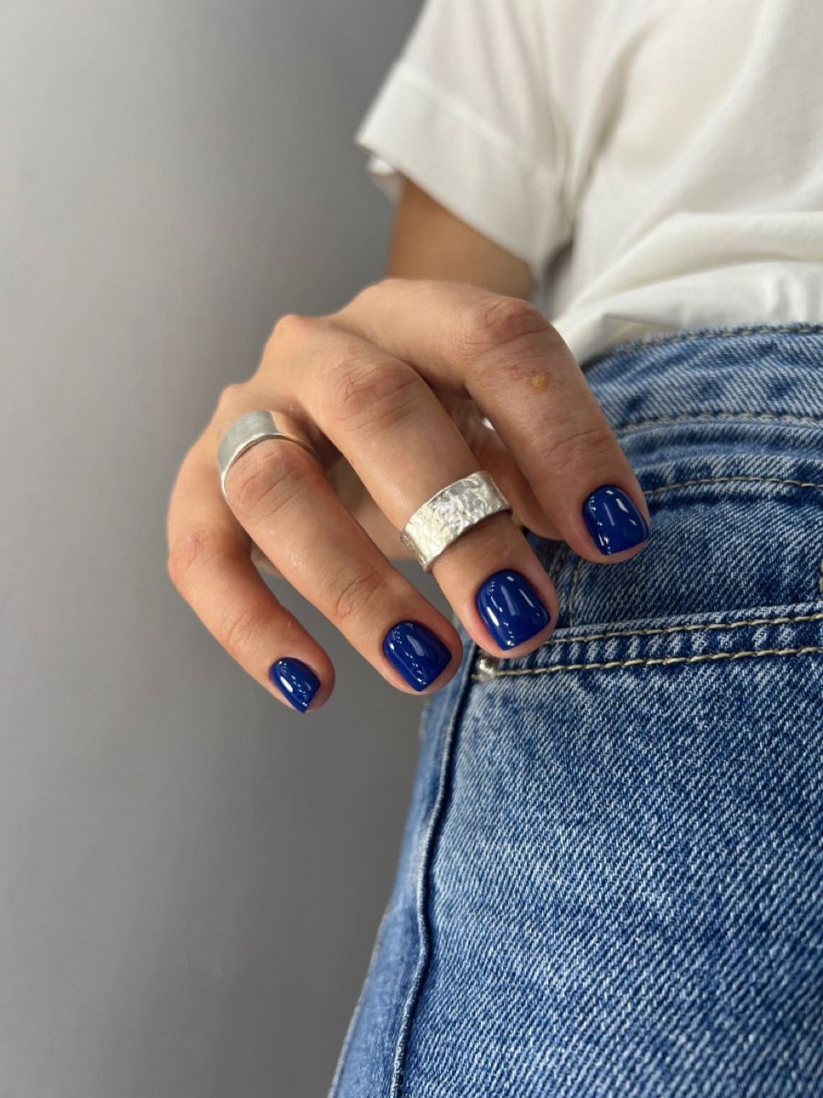 Джинсовий манікюр 2026: синій, який носять із денімом