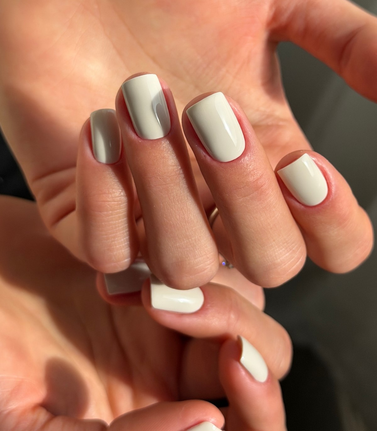 Нюд відходить: які кольори манікюру обирають у 2026 році